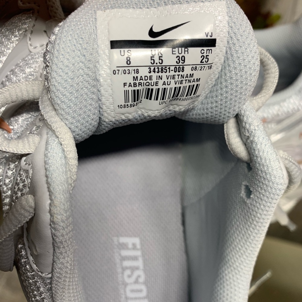 ❤️NWT NIKE WMNS AIR MAX TORCH 4 pure platinum/MLTC - Picture 5 of 8